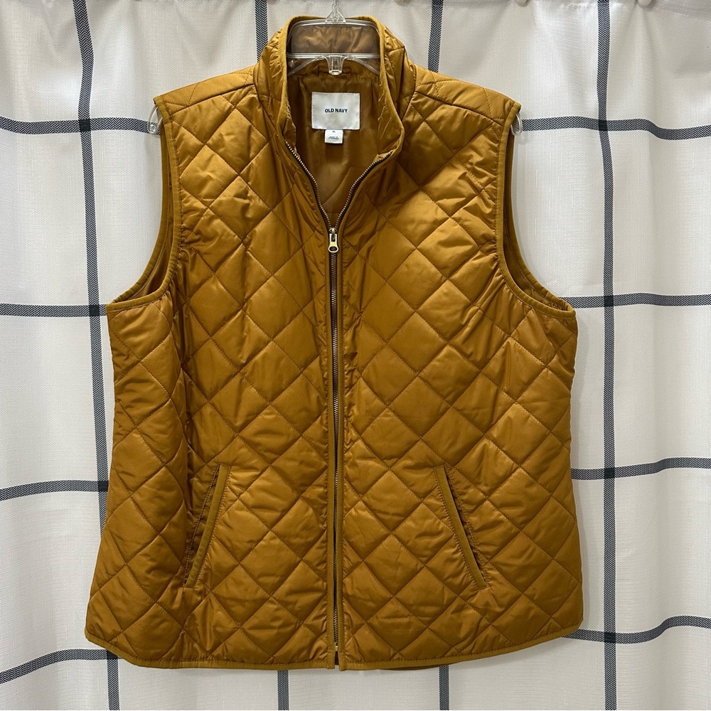 Old Navy Quilted Gold Vest women’s extra large